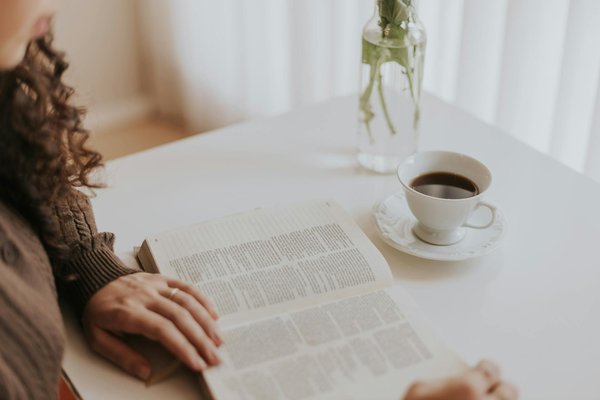 Guide d'achat : chaussettes haute femme pour un look stylé